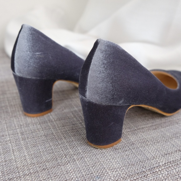 Velvet Heels - Picture 5 of 5